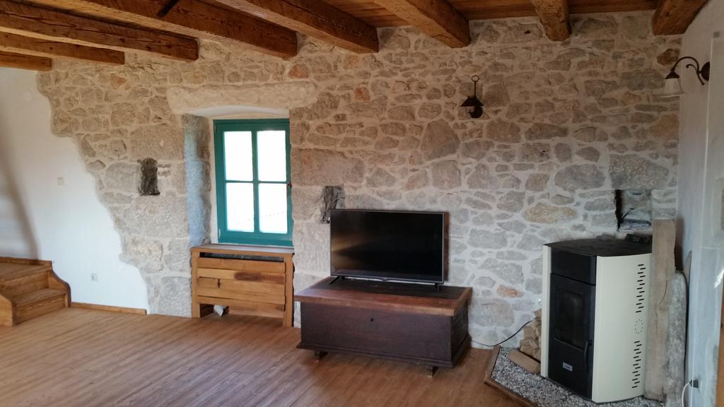 Holiday Home Olea Malinska Bagian luar foto